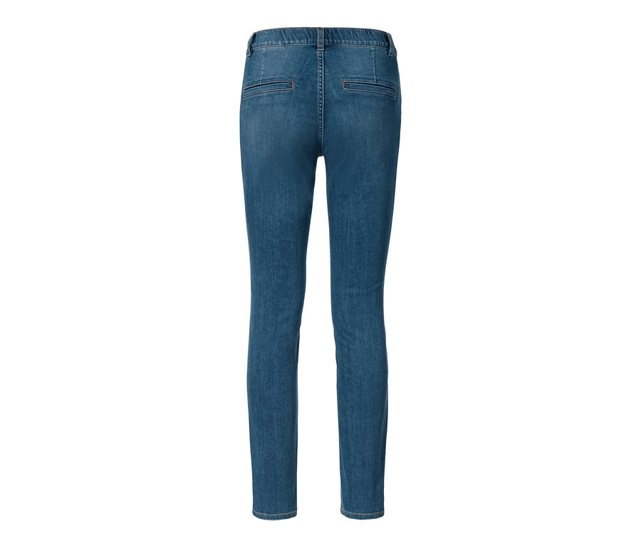 Hátulról látható kék »Fit Nelly« treggings.
