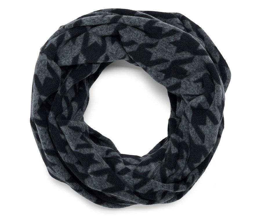 Szürke, fekete kakasmintás, kör alakú sál.