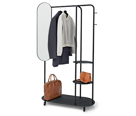 Görgős szobainas nagy tükörrel