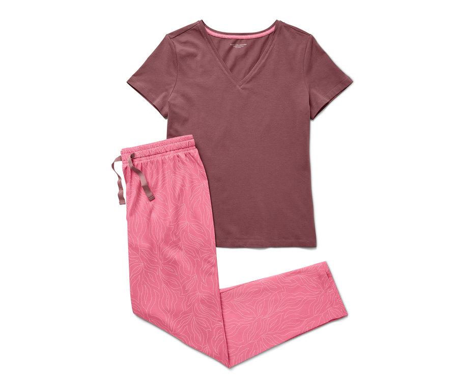 Rózsaszín, levélmintás női pizsama és V-nyakú póló.