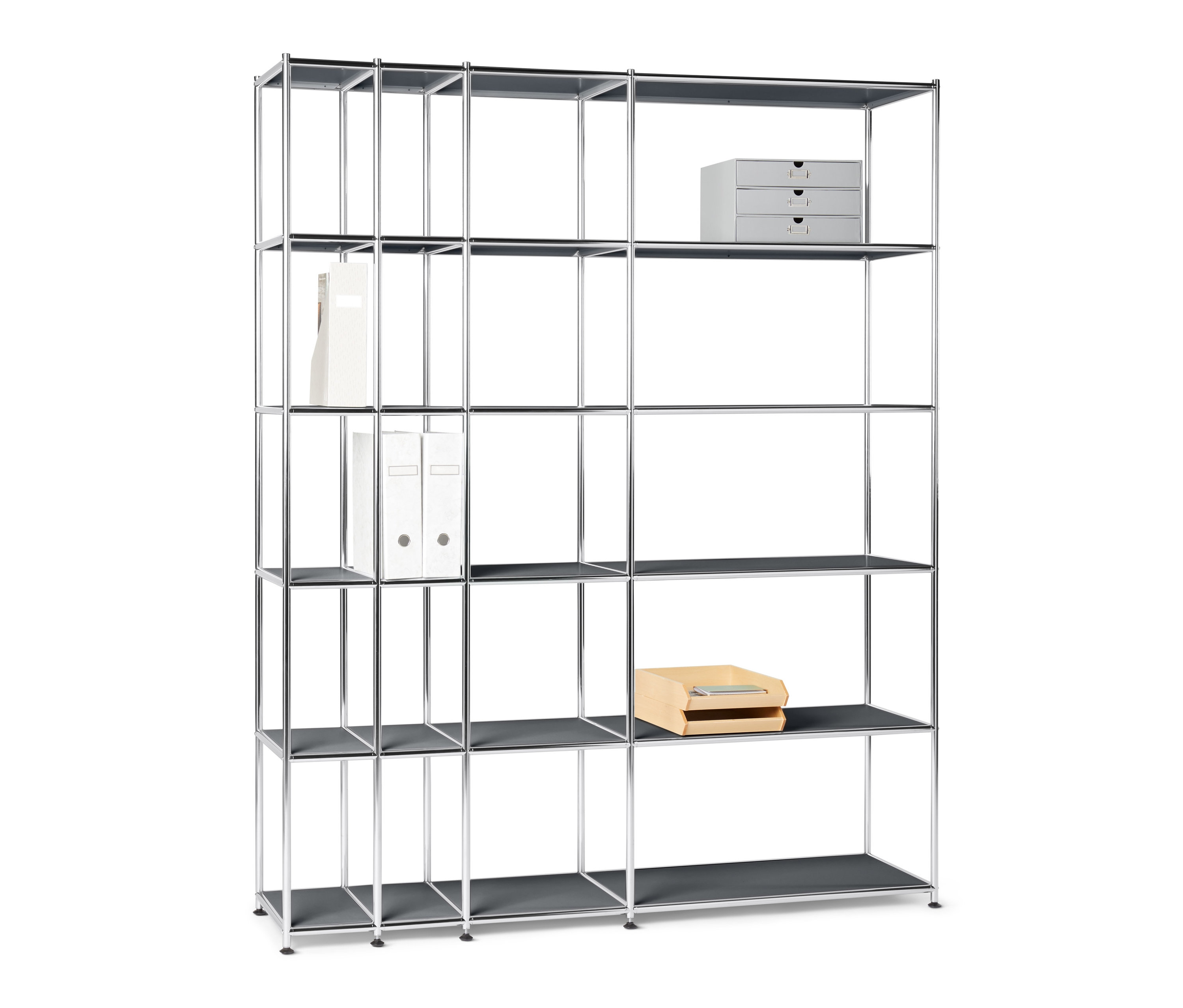 Szürke fém polc CN3 dokumentumokkal és tárolódobozzal.