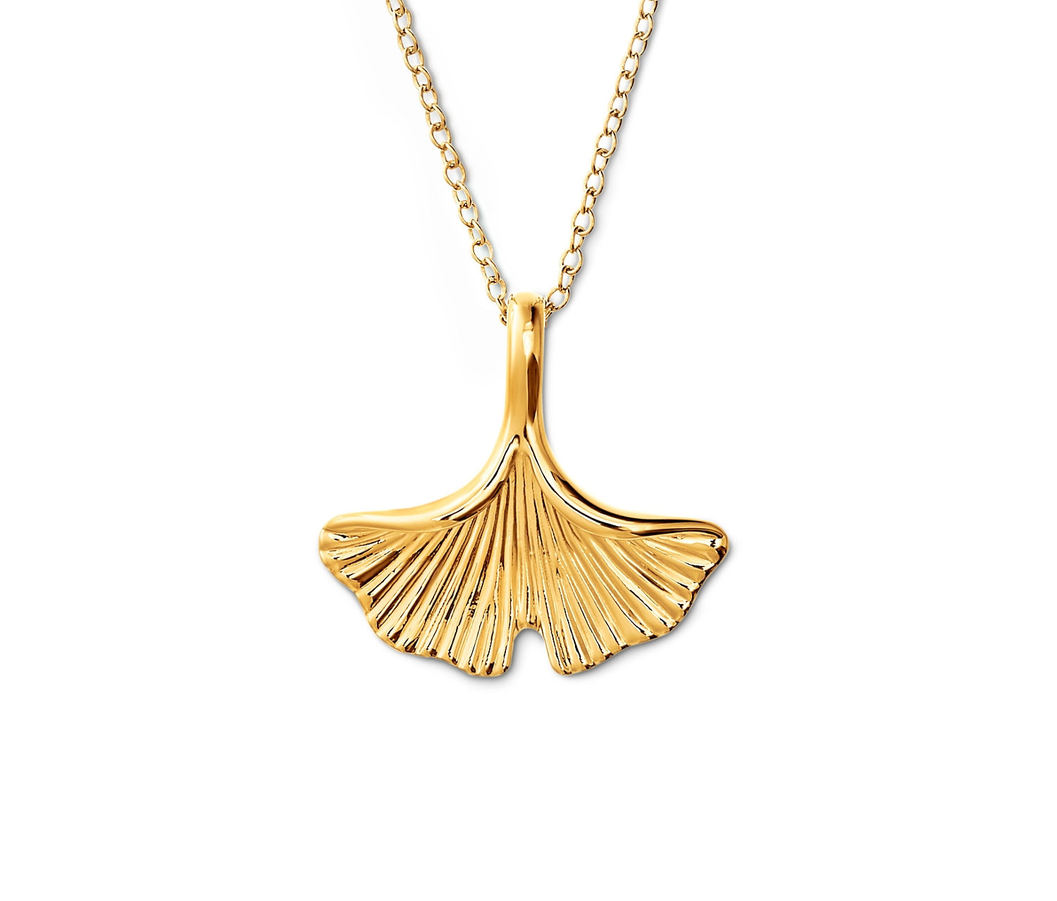 Egy aranyozott »Ginkgo levél« nyaklánc részlete, levél alakú medállal.