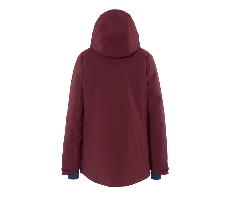 Hátulnézet a bordó, félcipzáras síkabátról.