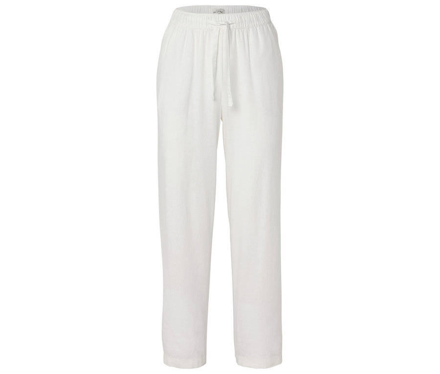 Fehér nadrág húzózsinórral fehér háttér előtt.