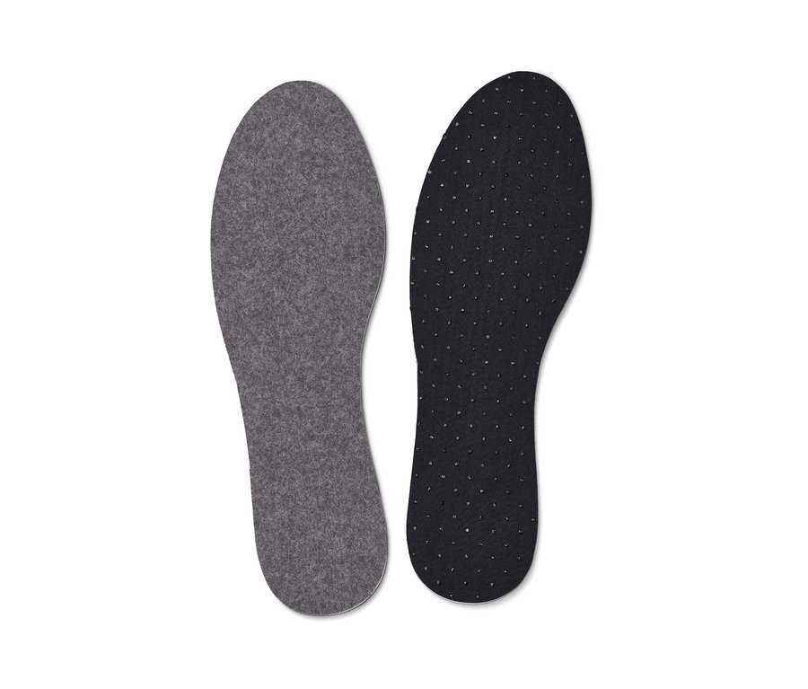 Egy pár termo talpbetét, egy szürke és egy fekete.