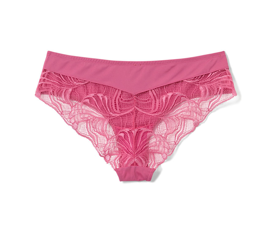Egyetlen rózsaszín brazil alsó csipkével, a 4 darabos szettből.