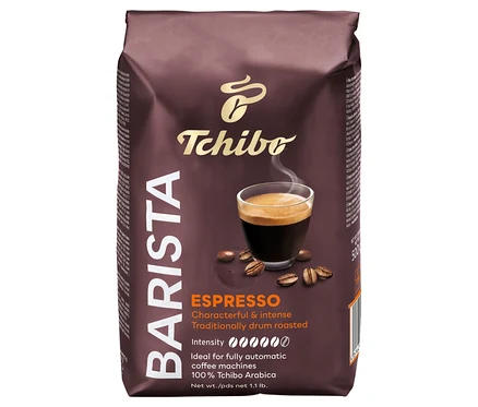 Egy csomag Tchibo Barista Espresso szemes kávé. A csomagoláson egy csésze eszpresszó és kávébabok láthatók.