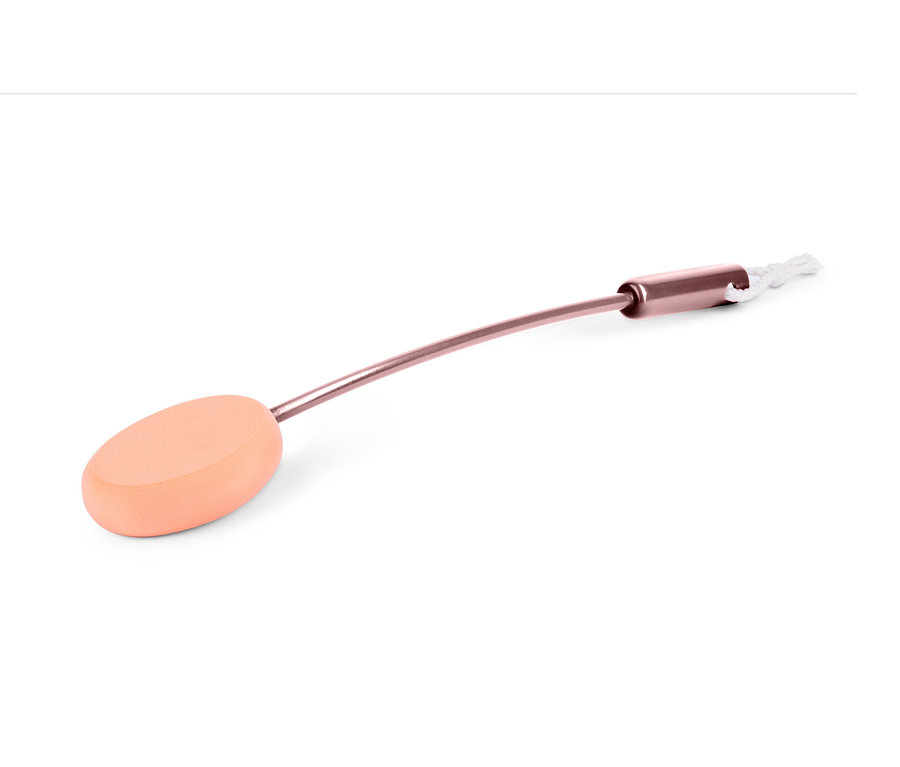 Krémezési segédeszköz ovális szivaccsal és bronz színű fogantyúval.