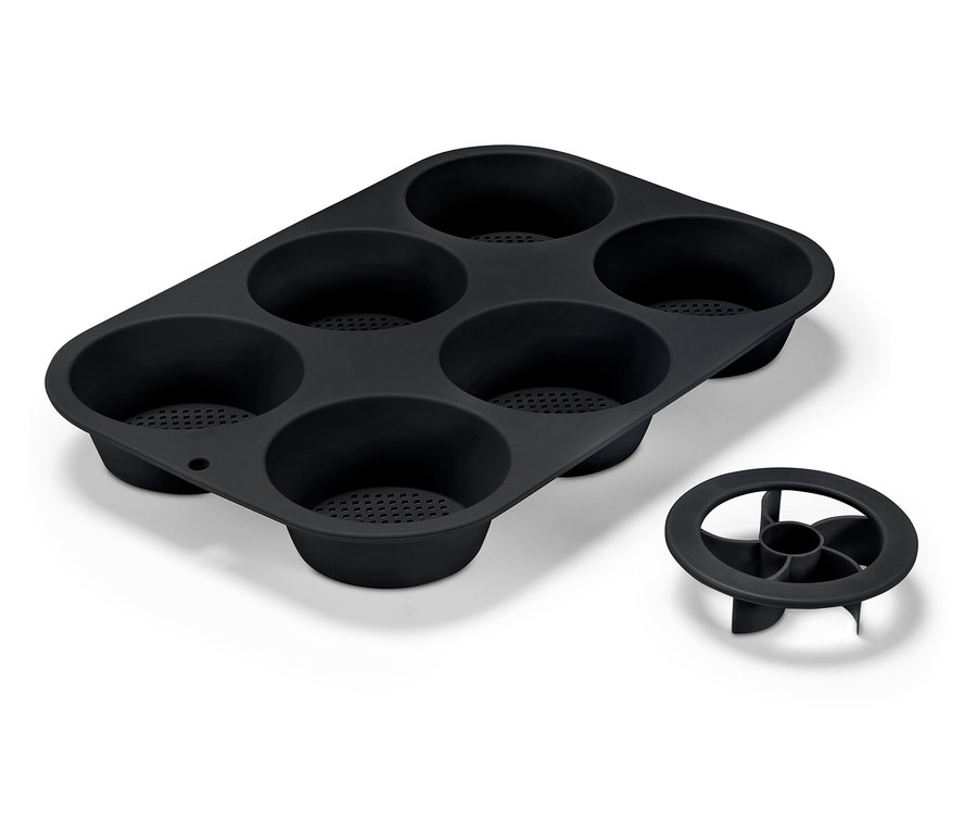 Fekete szilikon sütőforma hat mélyedéssel és kivehető aljjal.