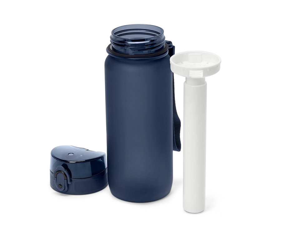 Kék kulacs kupakkal és fehér szűrővel.