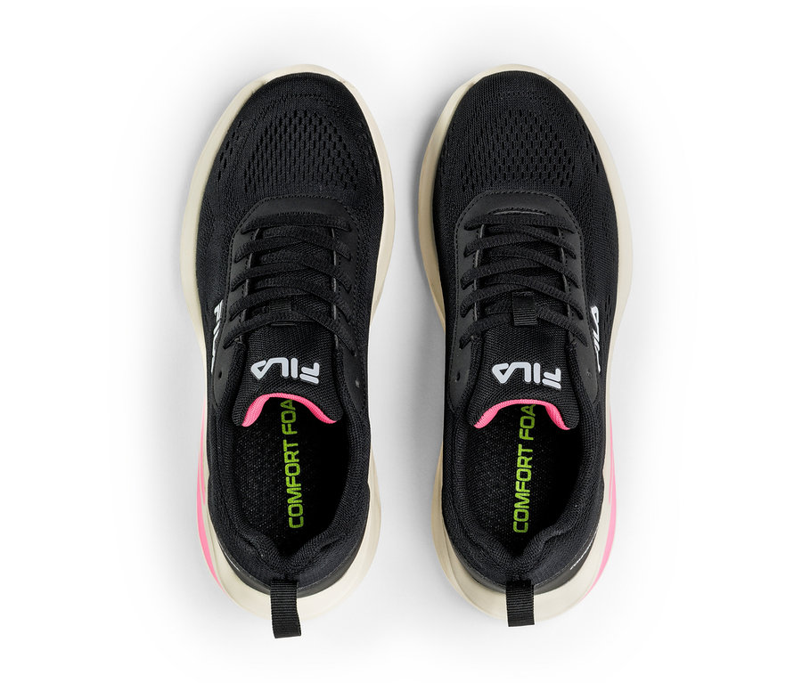 Felülnézet két fekete FILA Specctris női sneaker cipőről.