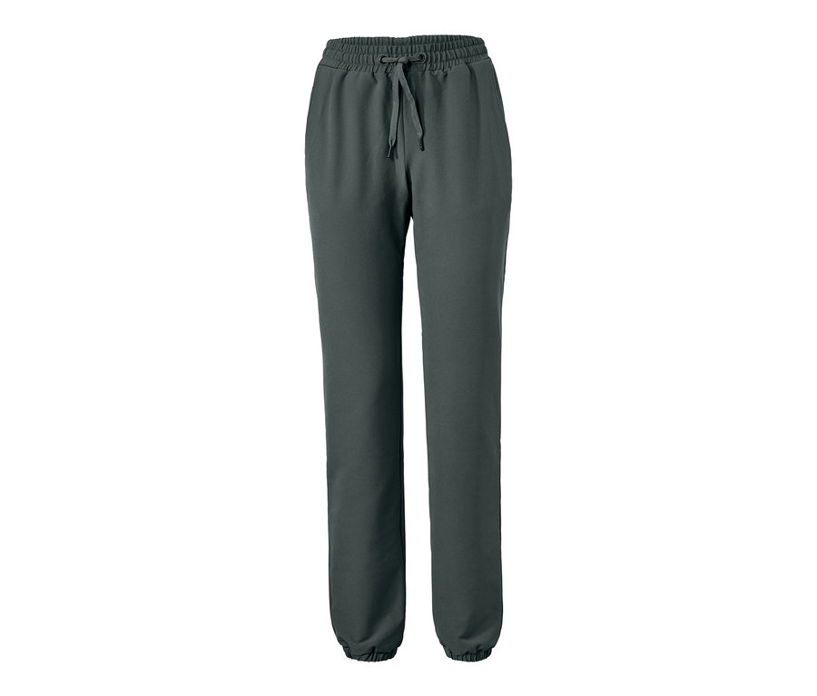 Egy szürke softshell szabadidőnadrág húzózsinórral a derékrészen.