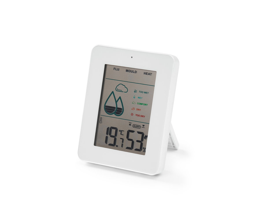 A digitális higrométer penészriasztóval 19,7°C-ot és 53% páratartalmat mutat.
