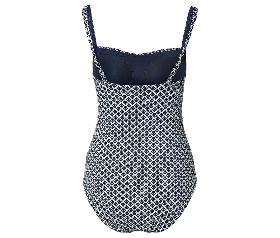 Kék-fehér mintás fürdőruha hátulnézete.