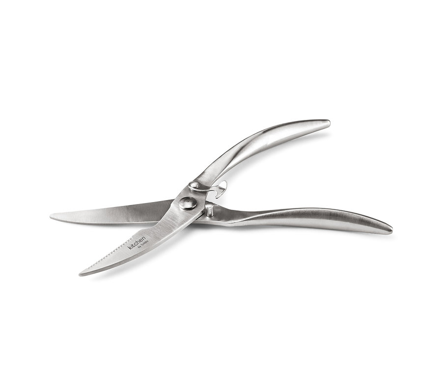 Nyitott, ezüst színű szárnyasolló fehér háttéren.