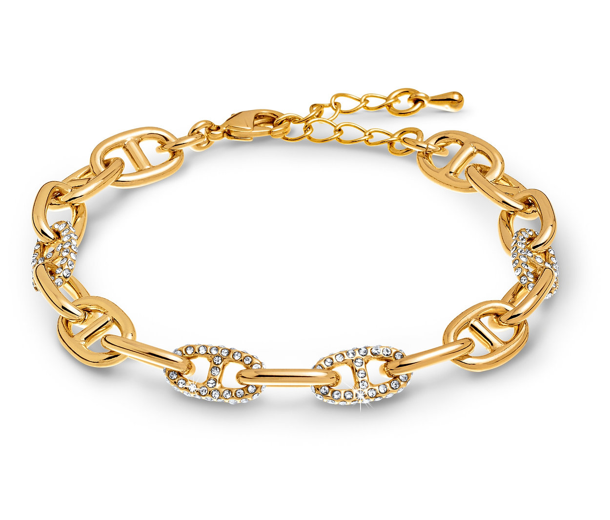 Egy arany színű, díszköves karkötő részletgazdag képe fehér háttéren.