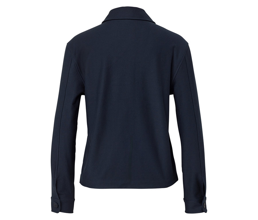 Hátulnézet egy hosszú ujjú, gombos, sötétkék kabátról.