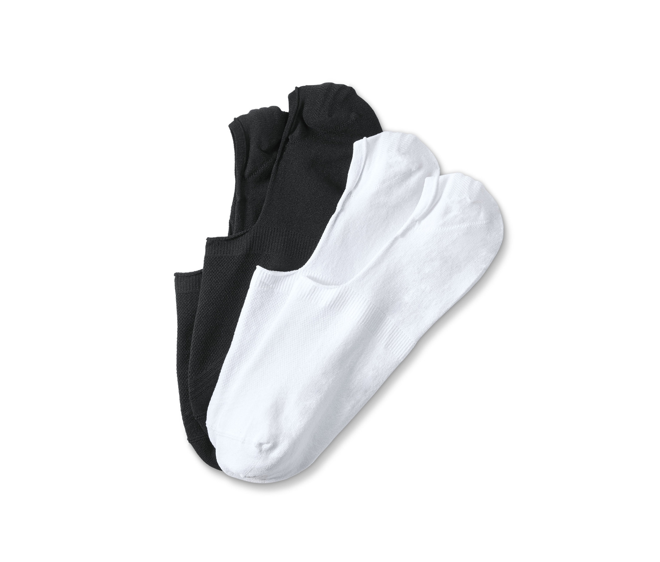 Két pár sport titokzokni, egy fekete és egy fehér.