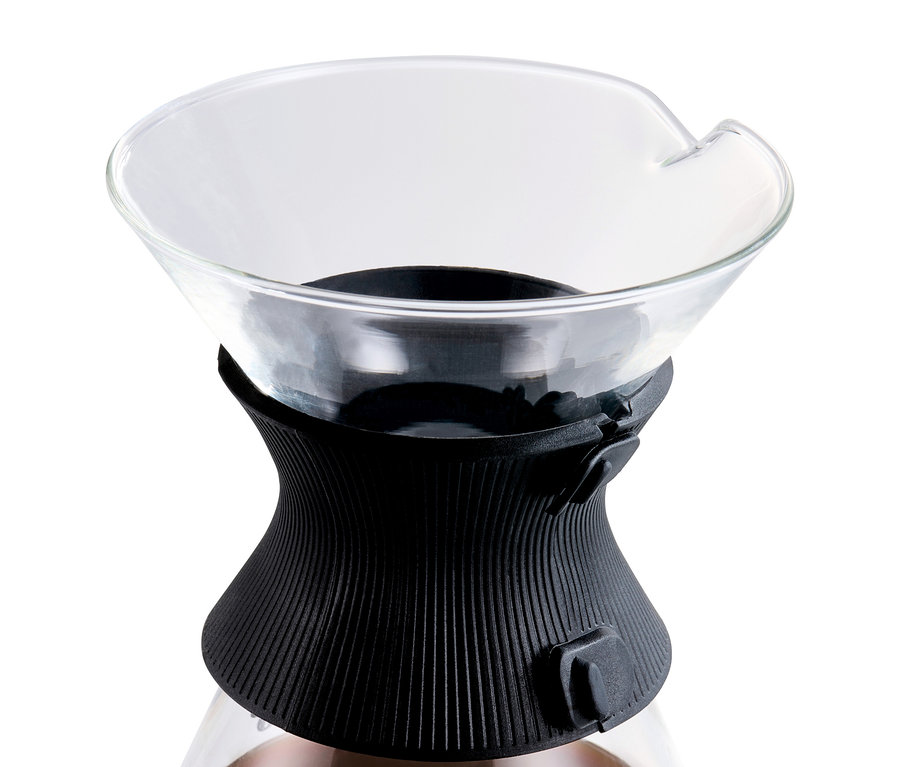 A BEEM Pour Over, 0,75 l-es üvegkancsó részlete fekete műanyag tartóval.