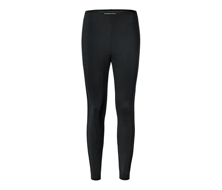 Fekete női leggings fehér háttérrel.