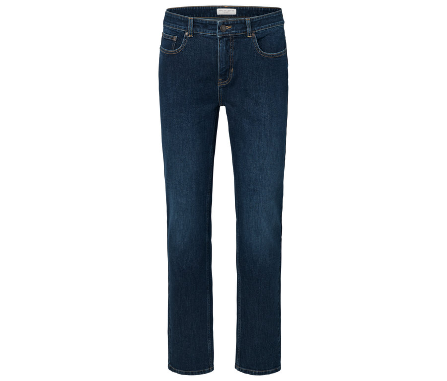 Kék farmer fehér háttérrel.