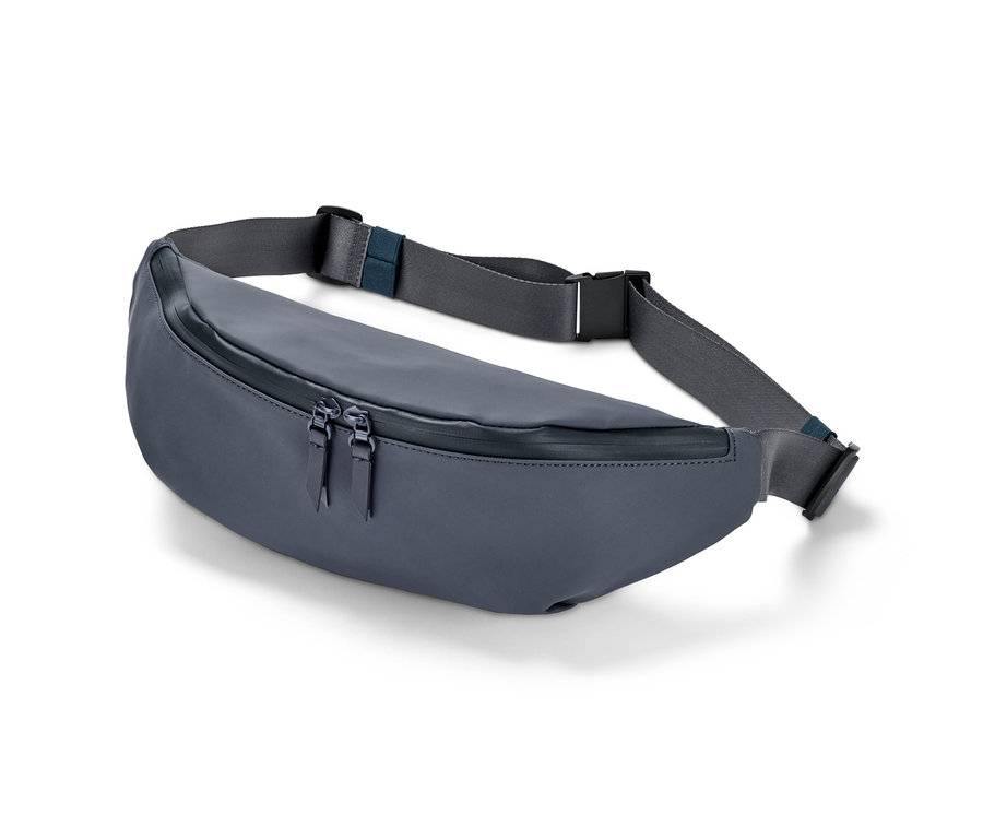Kék női övtáska két cipzárral és szürke pánttal.