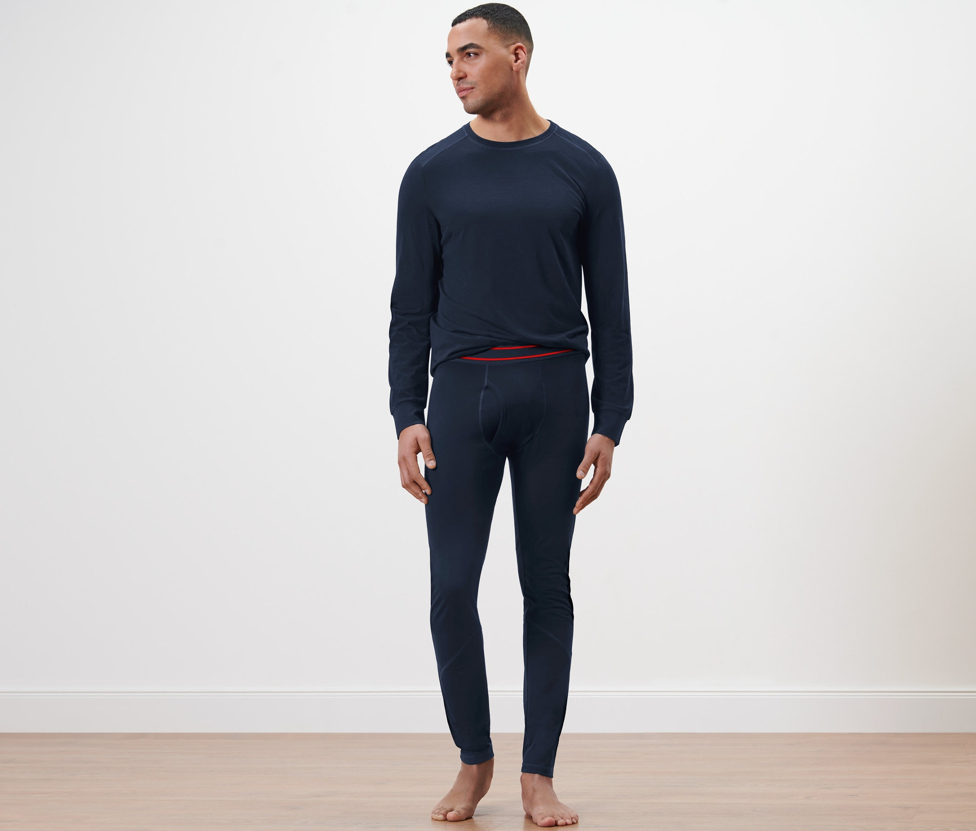 Férfi áll sötétkék, RWS minősített gyapjú hosszú alsónadrágban.