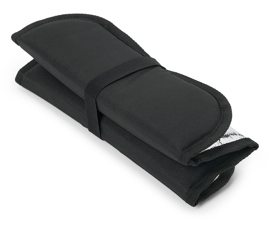 Fekete tok zárópánttal.