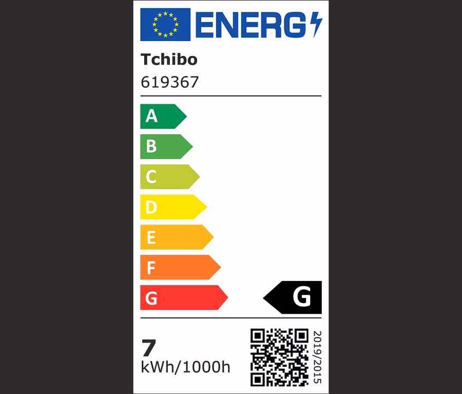 Energiacímke A-tól G-ig terjedő osztályokkal és QR-kóddal.