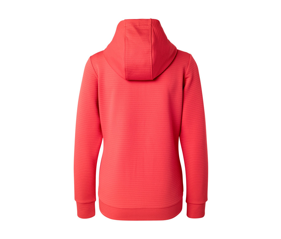 Hátulnézet egy piros kapucnis felsőről.