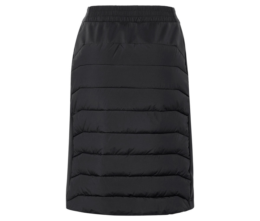 Fekete, steppelt szoknya fehér háttérrel.