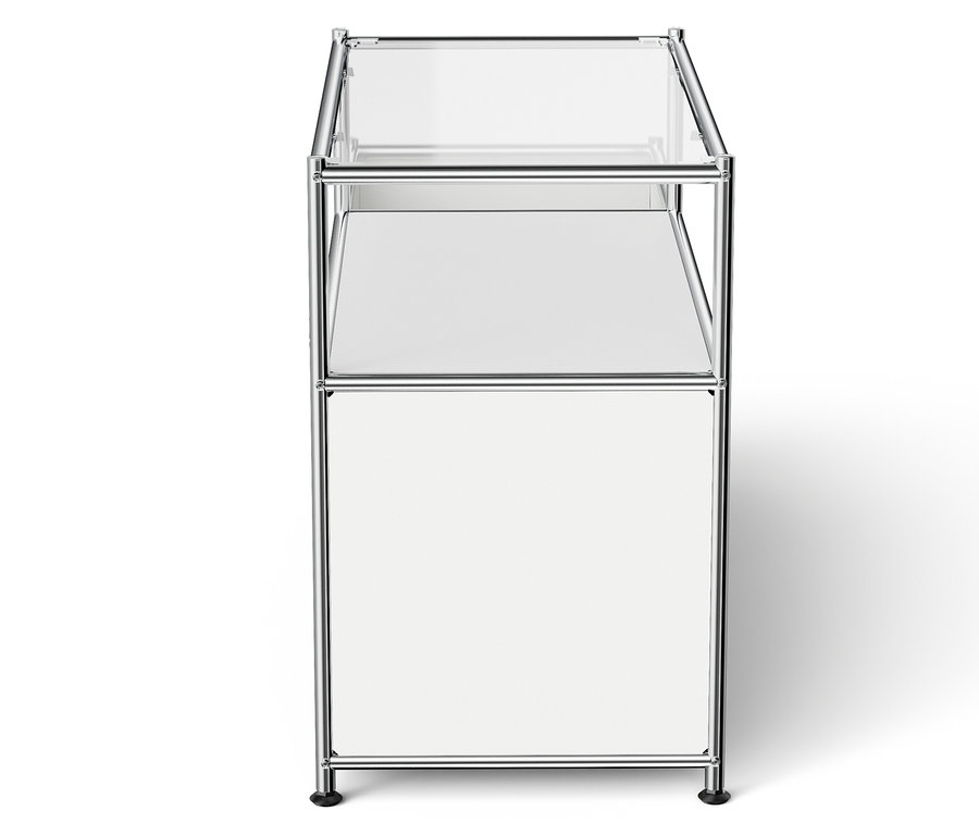 Króm váz átlátszó üveglappal és fehér panellel.