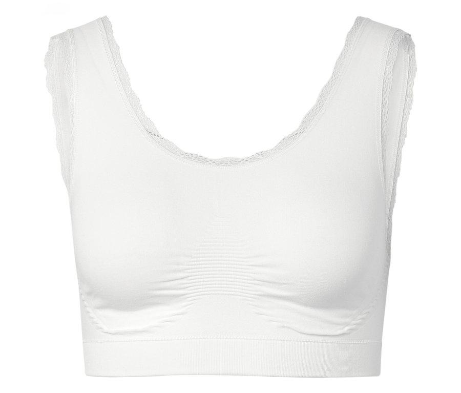 Fehér bralette csipkével a nyakkivágáson és a karkivágásokon.
