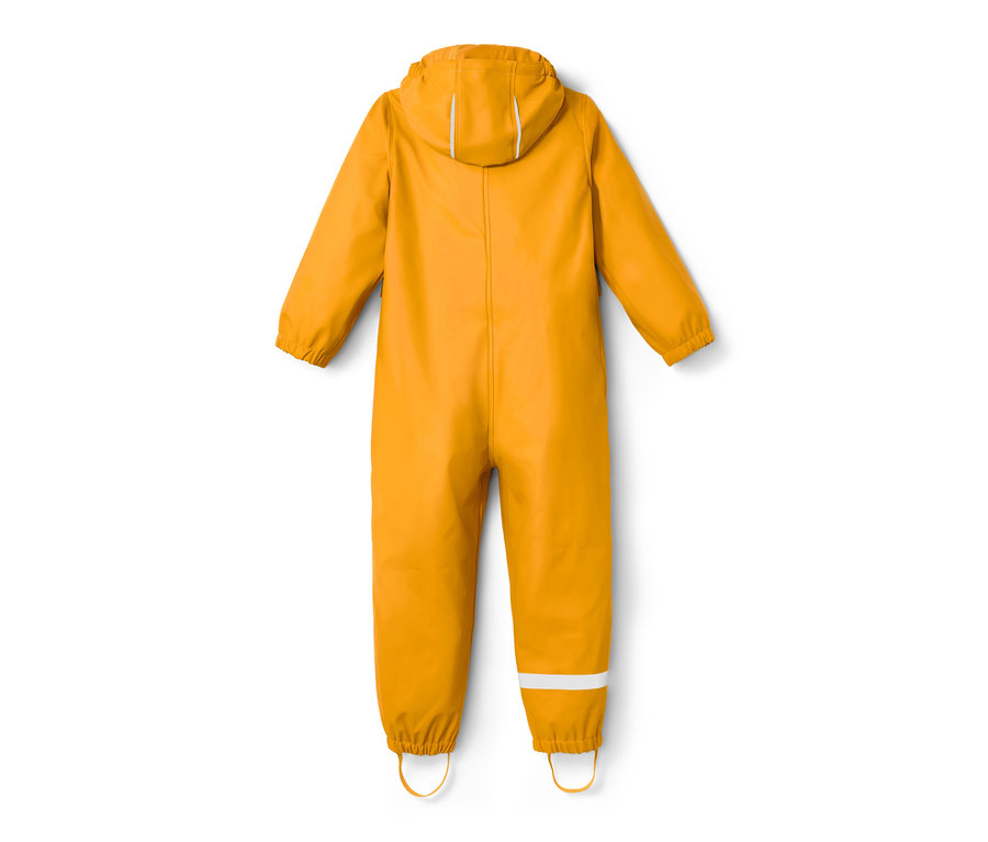 Sárga Friesennerz esőoverál kapucnival és fényvisszaverőkkel az ujjakon és a lábakon.