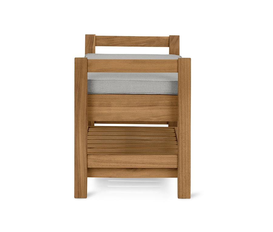 Elölnézet egy tárolóval és szürke párnával ellátott kárpitozott pad.