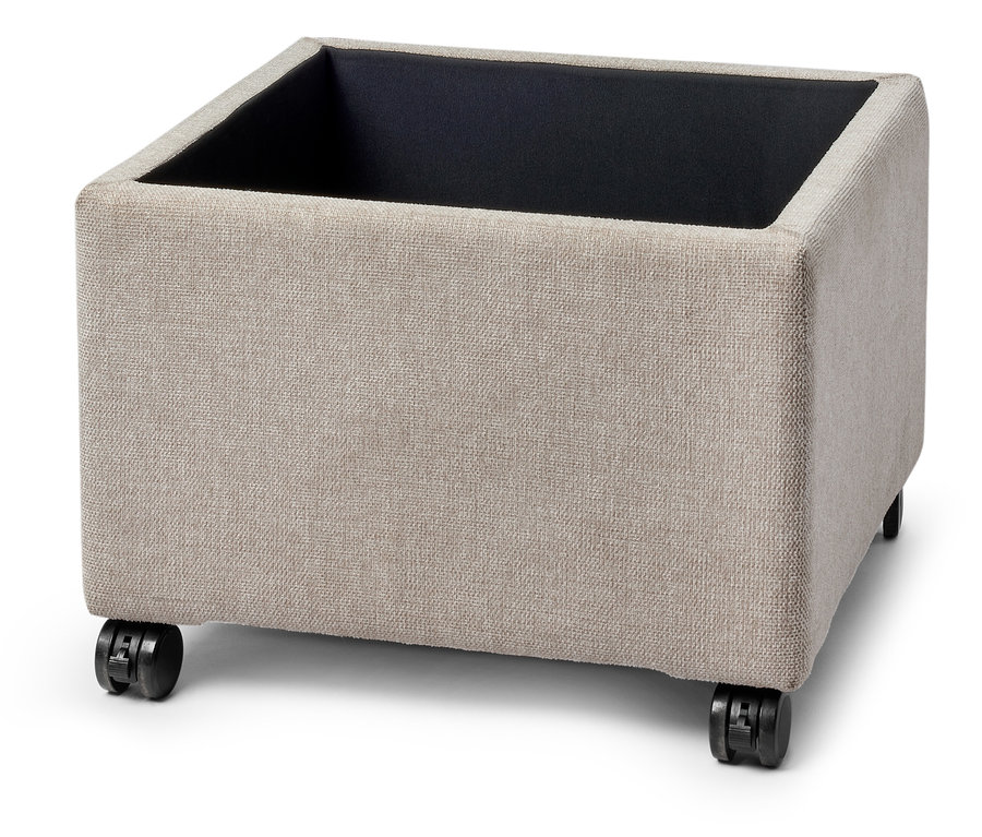 Bézs szövet tárolódoboz négy keréken.