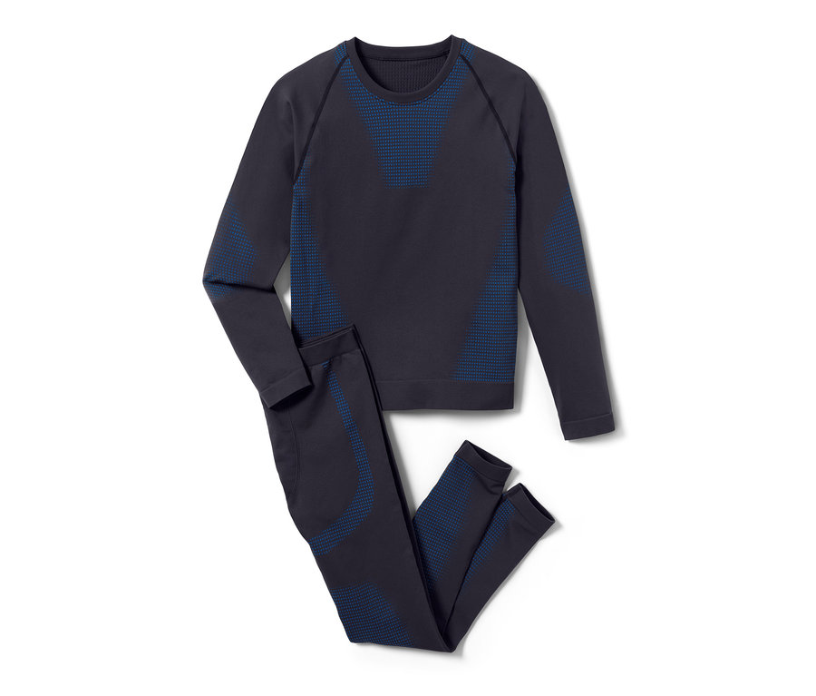 Egy férfi seamless funkcionális aláöltözet szett látható fehér háttéren.