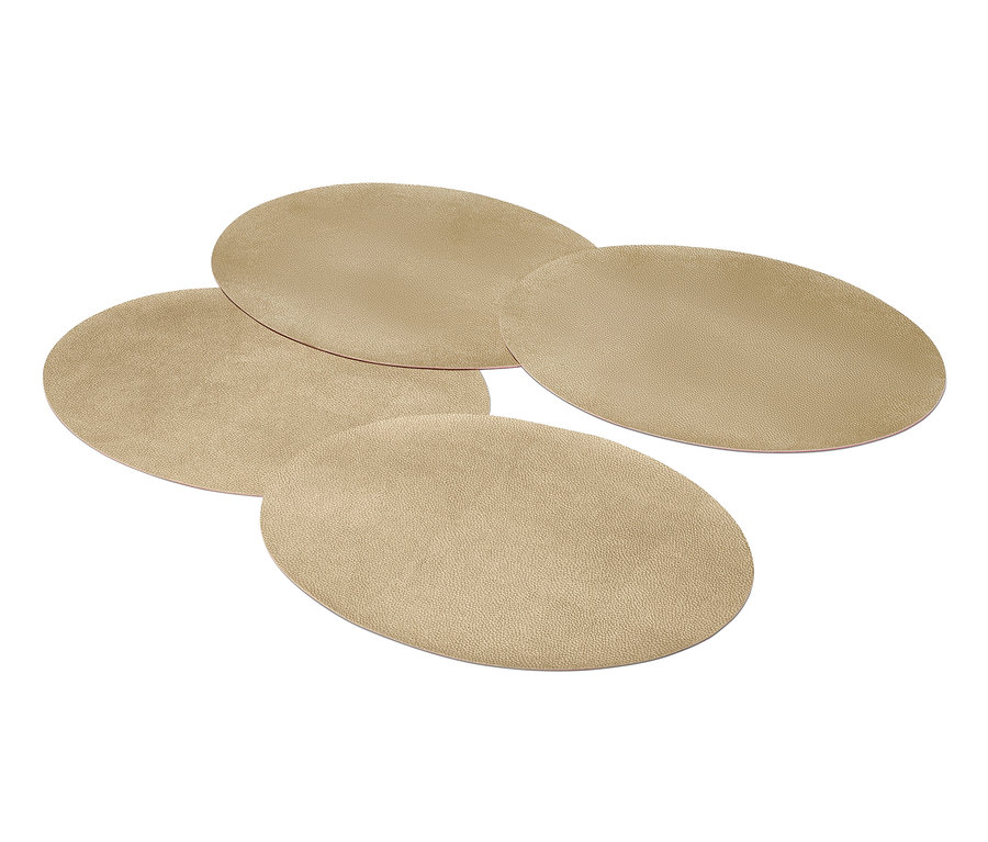 Négy darab kétoldalas tányéralátét.