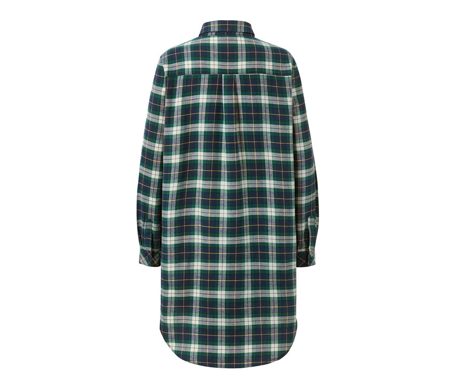 Hátulnézet egy zöld, kockás flanel hálóingről.