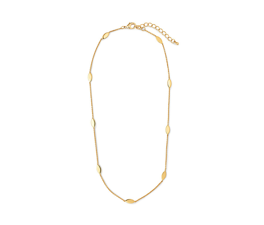 Arany nyaklánc navettákkal fehér háttéren.