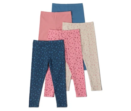 Öt gyermek leggings kék, rózsaszín, antik rózsaszín és bézs színben egymásra helyezve. A kék, antik rózsaszín és bézs leggings virágmintás.