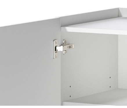 Egy fehér szekrény részlete zsanérokkal.