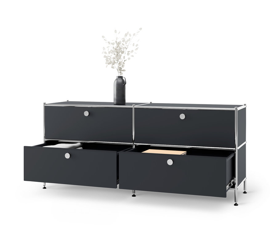 Fekete »CN3« alacsony fém komód 4 fiókkal, melyből kettő nyitva van.