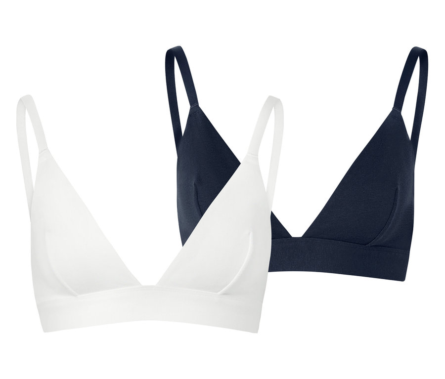 Két háromszög alakú melltartó, egy fehér és egy tengerészkék, fehér háttér előtt.