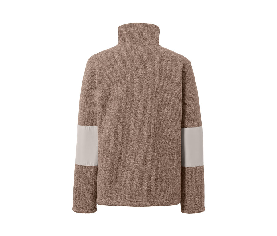 Barna, kötött thermo polárfelső részlete, hosszú ujjakkal és világosszürke, téglalap alakú részletekkel a könyökén.