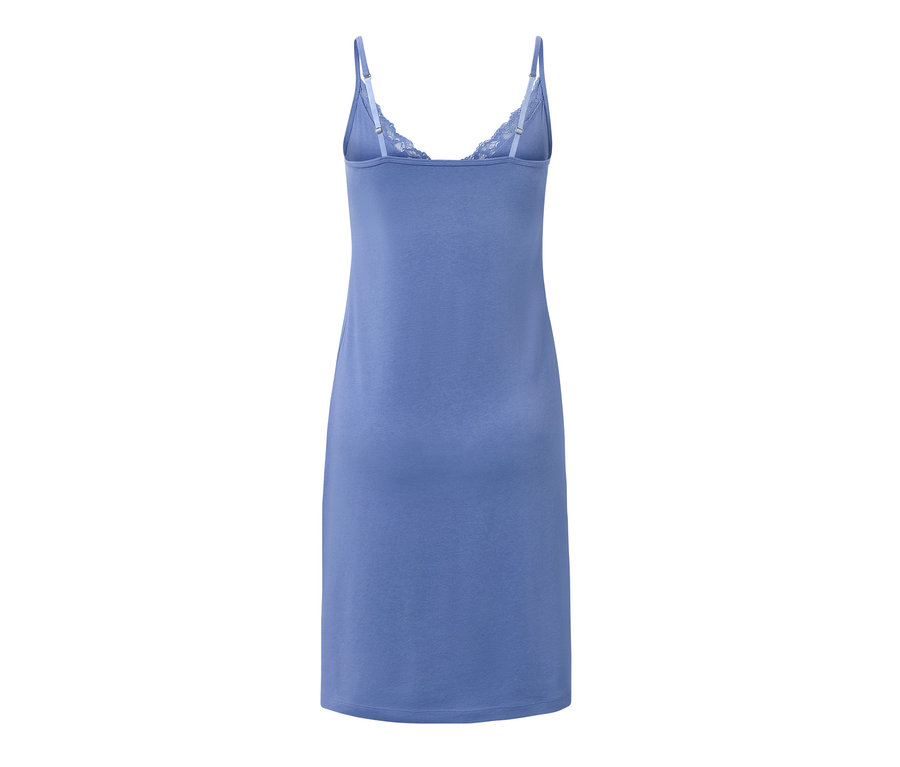 Kék pántos hálóing csipkével.