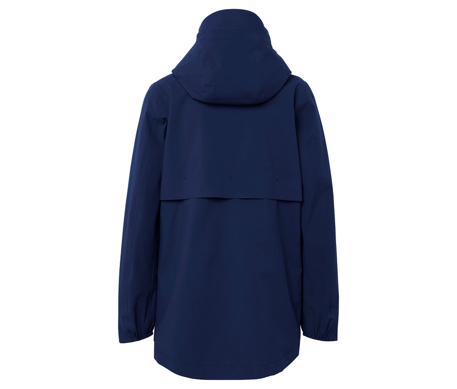 Hátulnézet egy sötétkék, kapucnis kabátról.