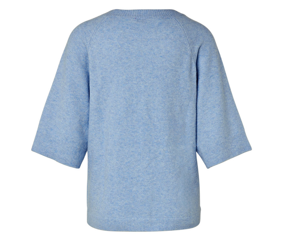 Hátulnézet egy világoskék, rövid ujjú pulóverről.