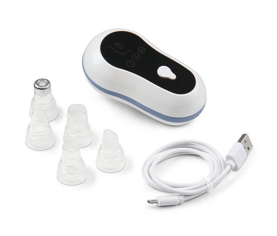 Pórustisztító öt átlátszó fejjel és egy fehér töltőkábellel.