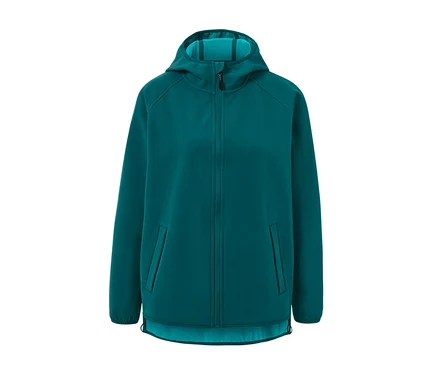 Zöld softshell kabát kapucnival és cipzárral középen.